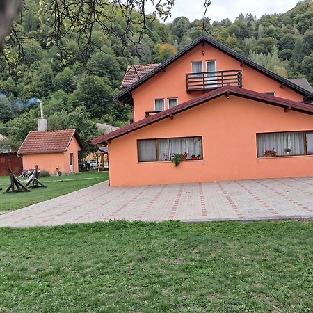 Hotel Casa Keea Moeciu De Sus Exterior foto